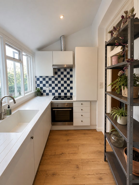 Property photo 2 of 6 Kitchen
