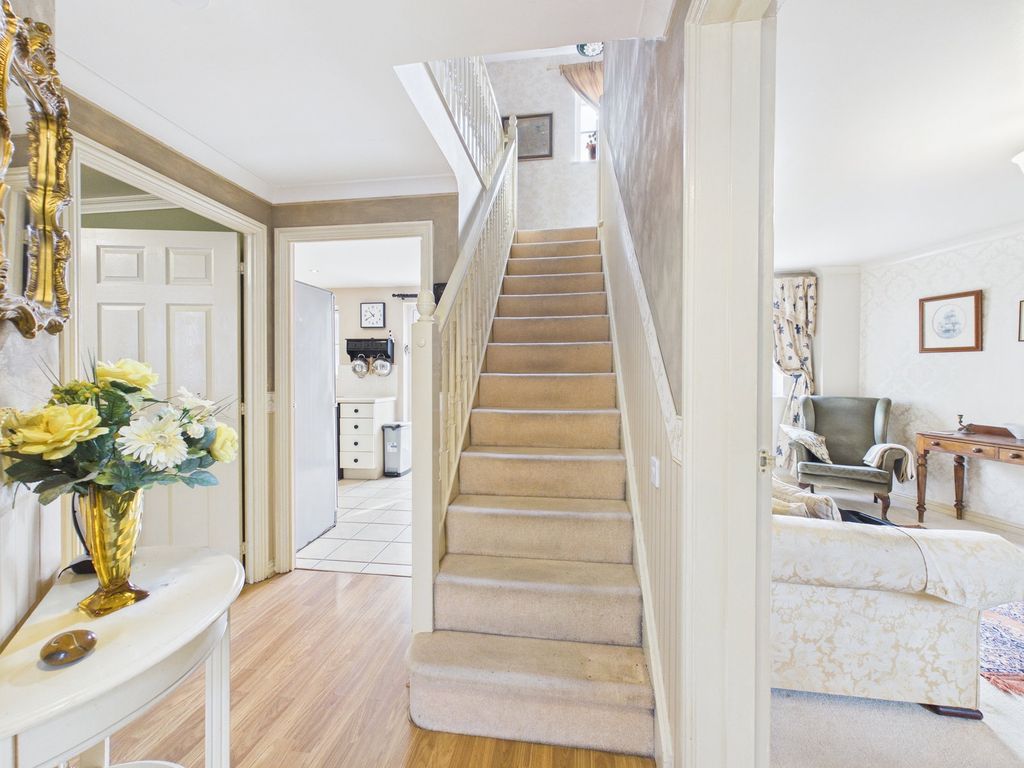 Property photo 2 of 20