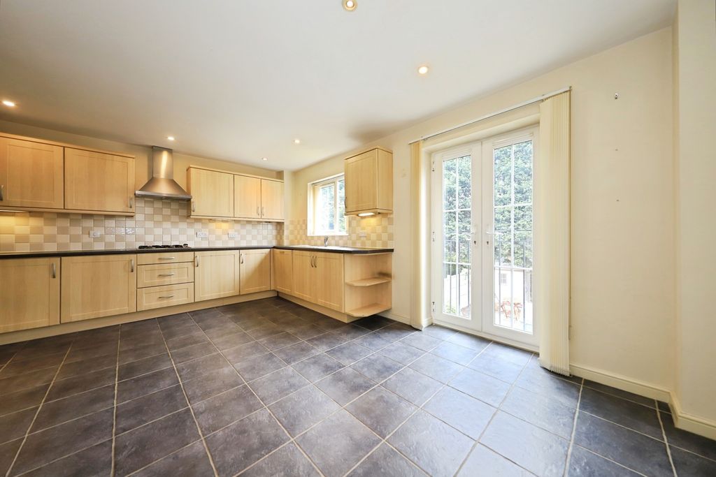 Property photo 2 of 16 Photo