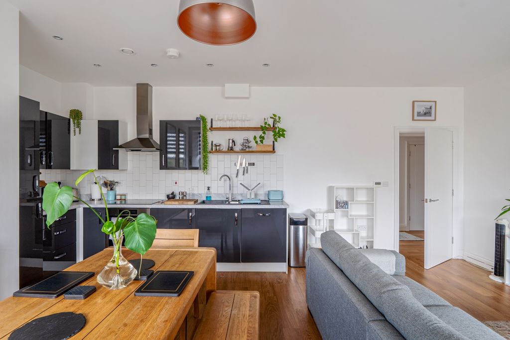 Property photo 3 of 19 3-6Ac4B3Decf99c-1...