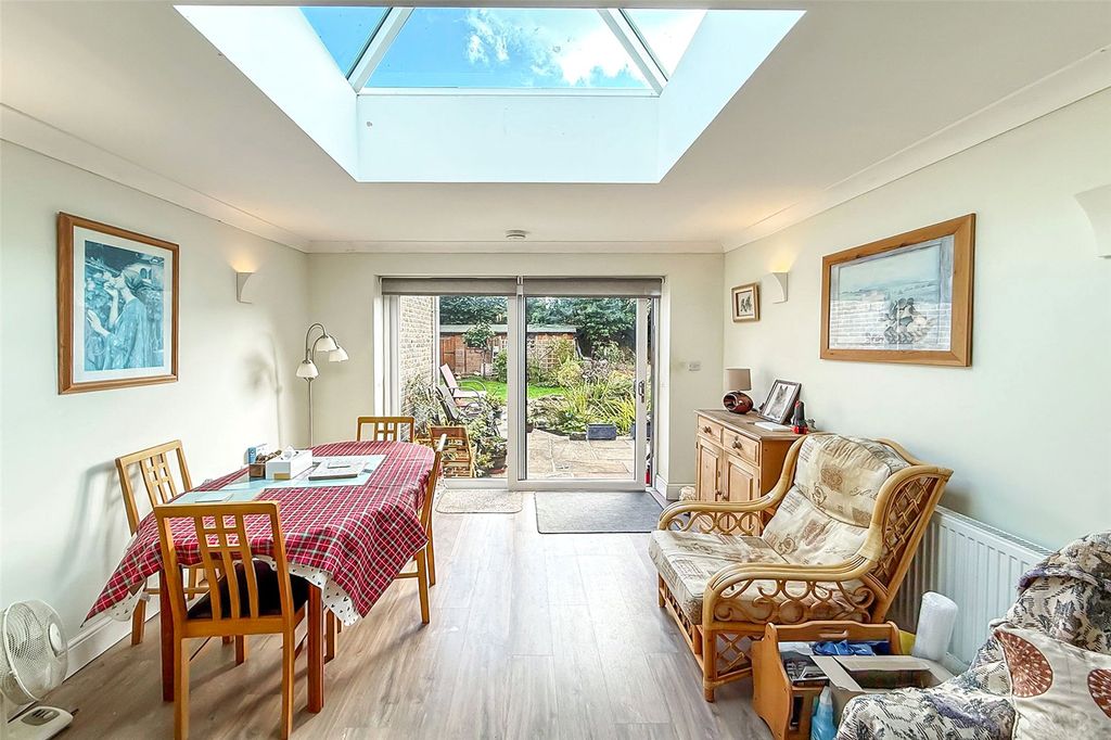 Property photo 3 of 23 Picture No. 06