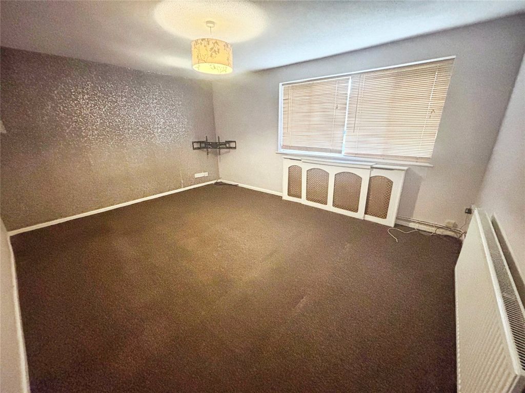 Property photo 2 of 14 Lounge