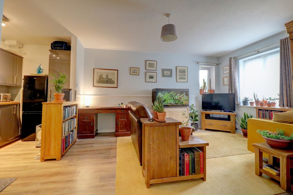 Property photo 2 of 9 Open Plan