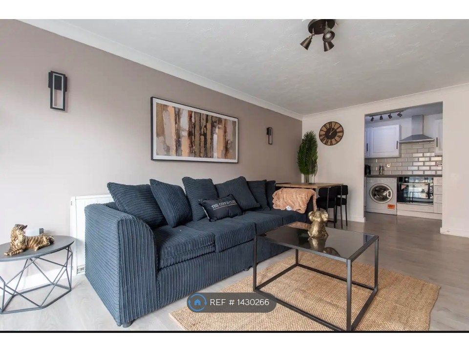 Property photo 1 of 28