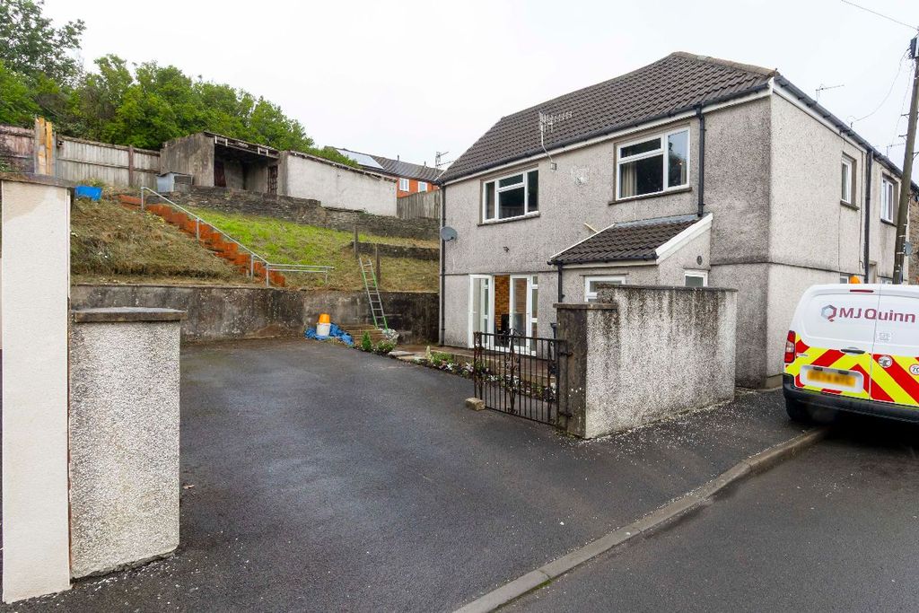 Property photo 1 of 26