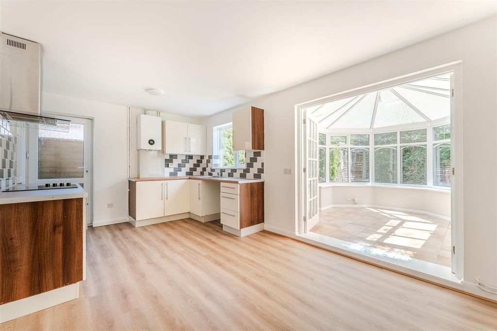 Property photo 2 of 24