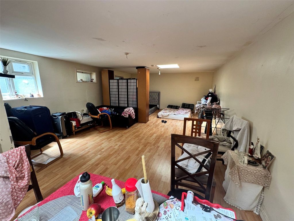 Property photo 2 of 7 Picture No. 05