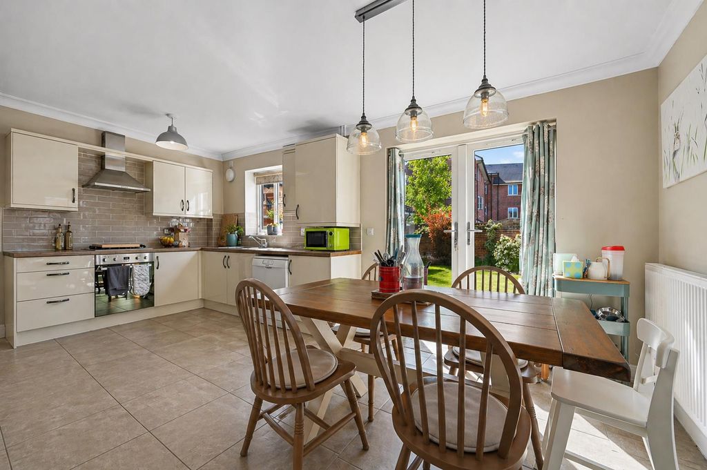 Property photo 3 of 16 Kitchen/Diner