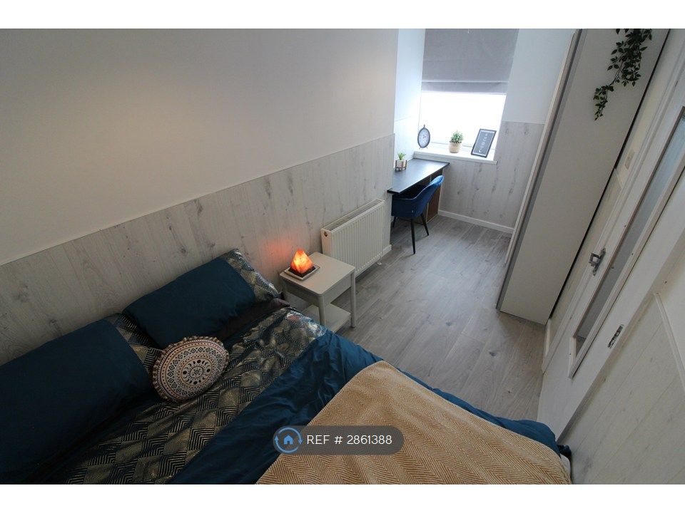 Property photo 1 of 9 Room 1 (First Angle)