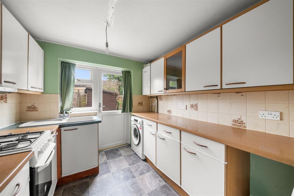 Property photo 2 of 11