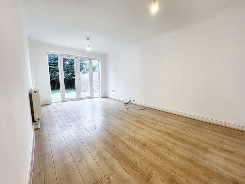 Property photo 3 of 16 Photo 11