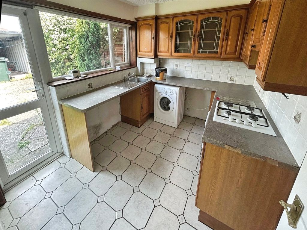 Property photo 3 of 8 Picture No. 10
