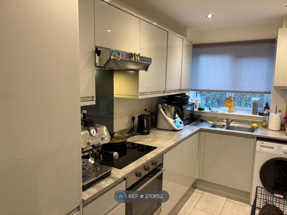 Property photo 1 of 8 Kitchen