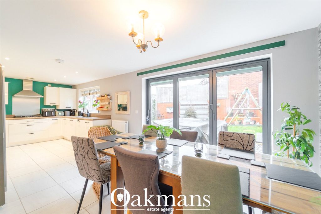 Property photo 2 of 49 Picture No. 15