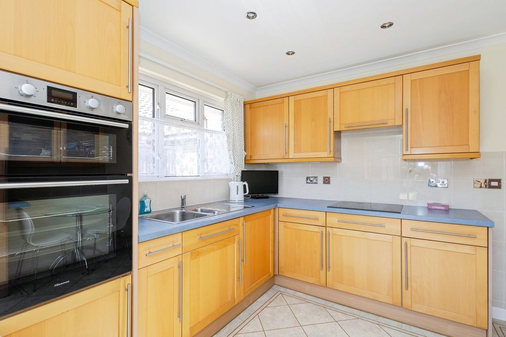 Property photo 3 of 16 Photo