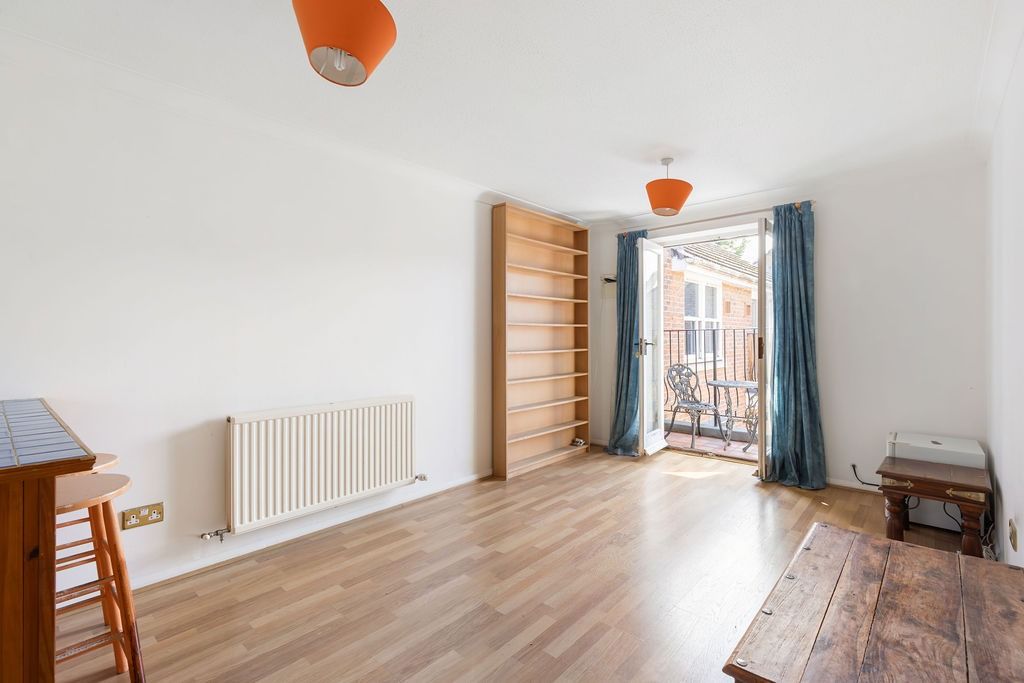 Property photo 2 of 8 4547341