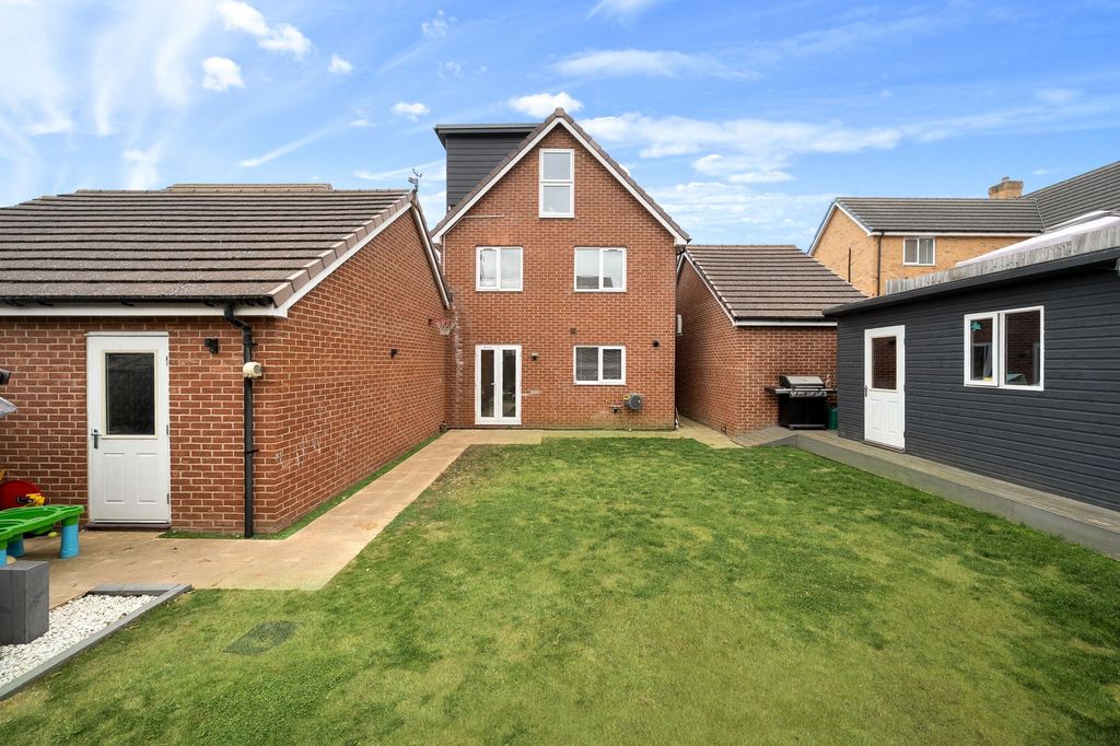 Property photo 2 of 24