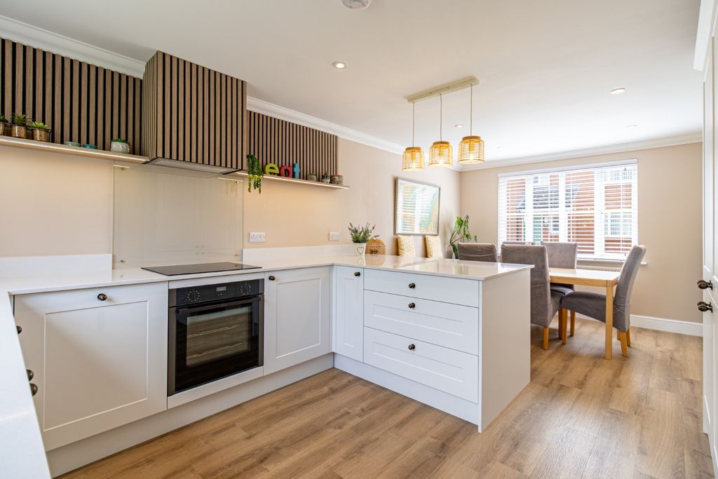 Property photo 2 of 37 4219785
