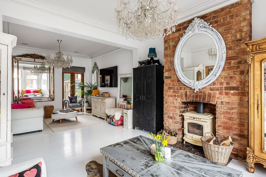 Property photo 2 of 41