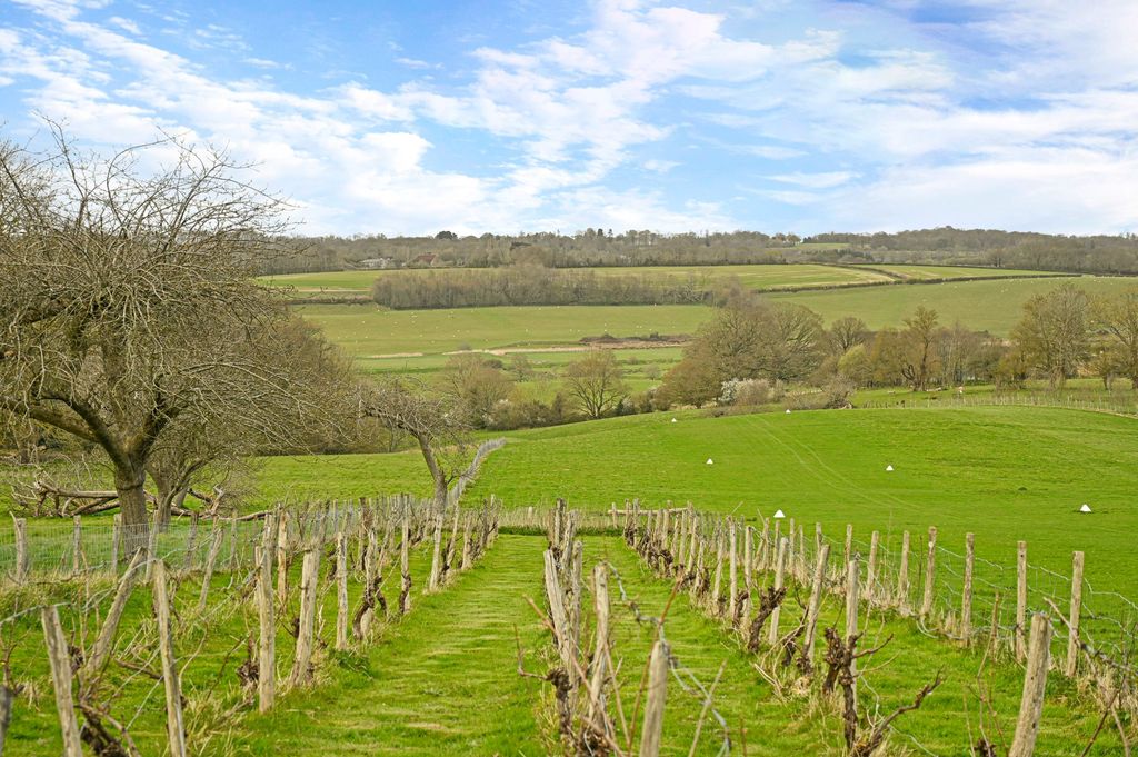 Property photo 2 of 29