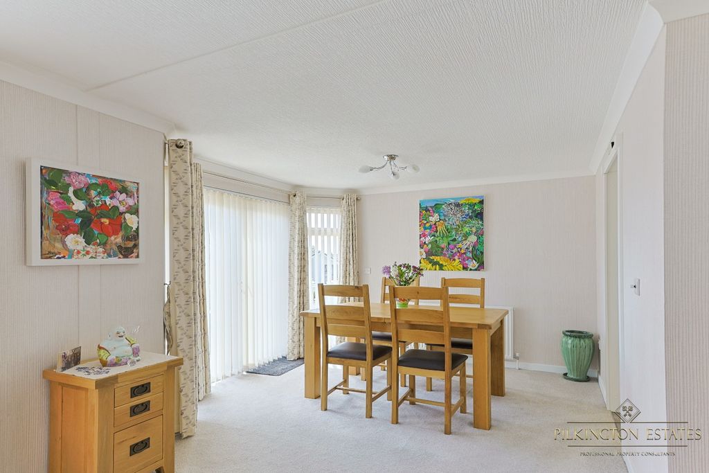 Property photo 3 of 22 4307314