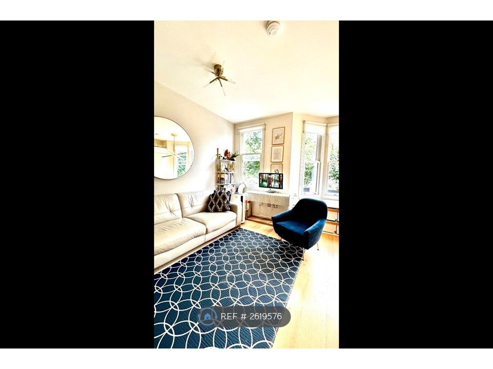 Property photo 1 of 14 Living Space