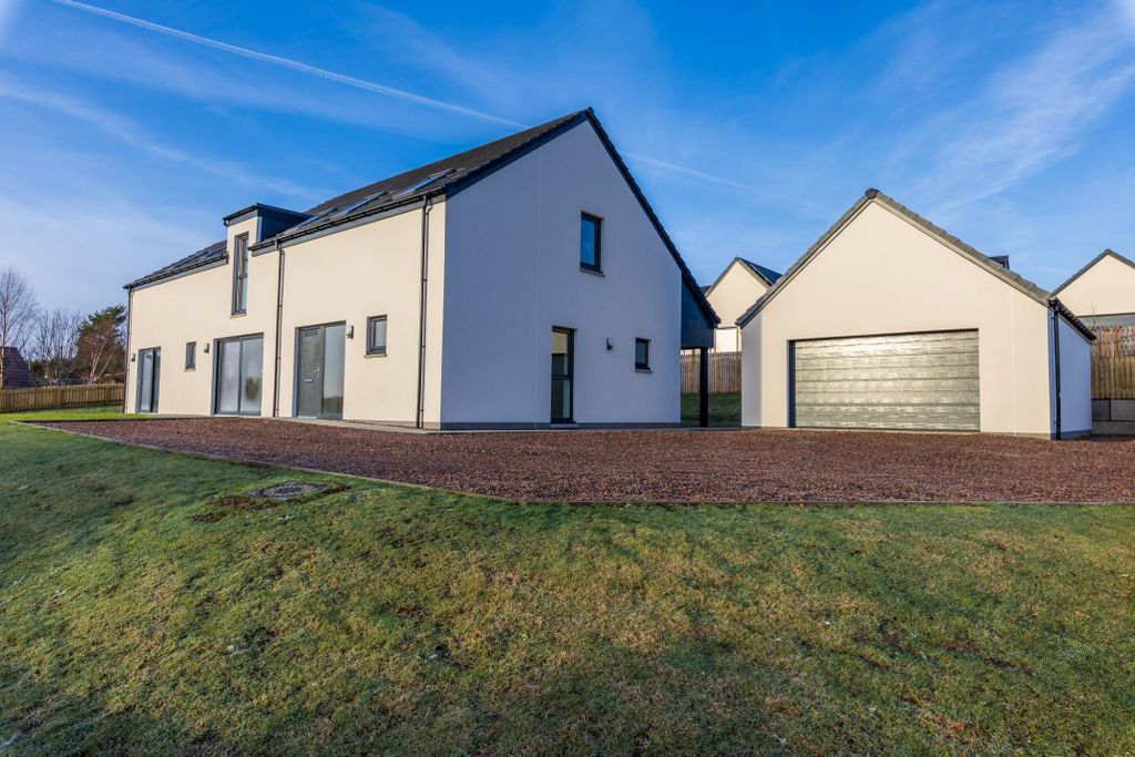 Property photo 2 of 19