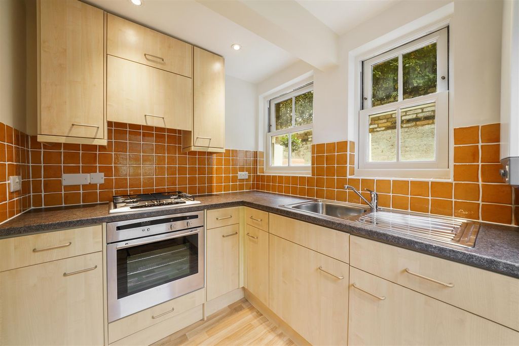 Property photo 3 of 15 Ravenna Road