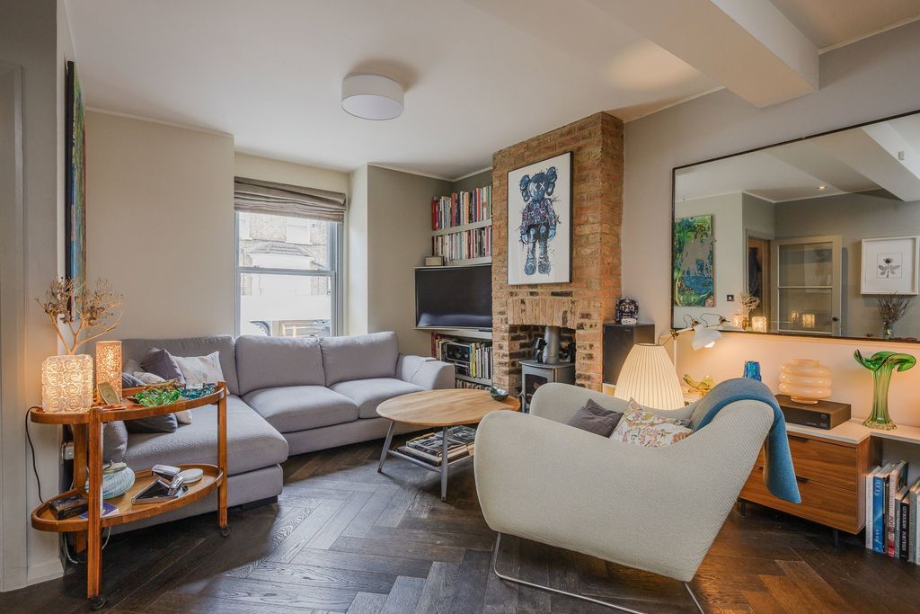 Property photo 3 of 28