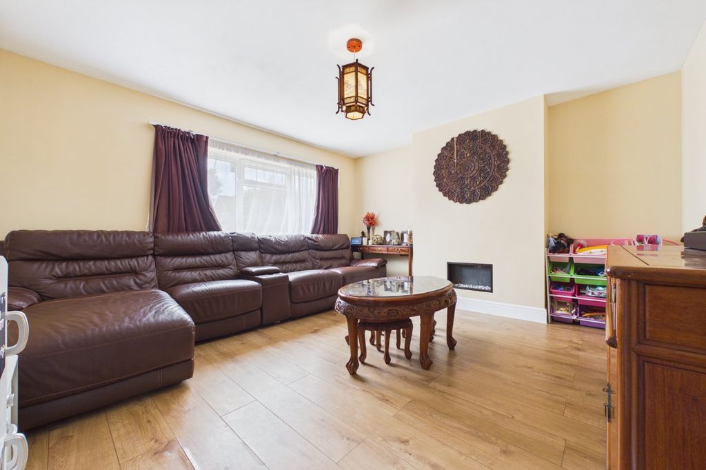 Property photo 3 of 10 Picture No. 01