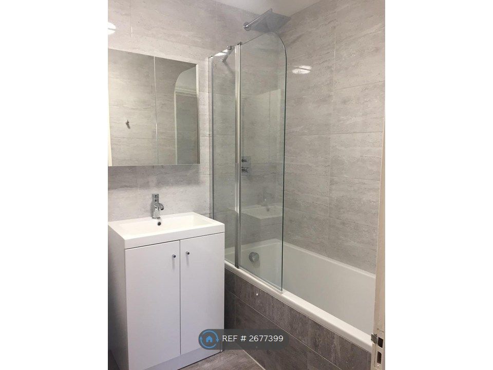 Property photo 3 of 8 Bathroom