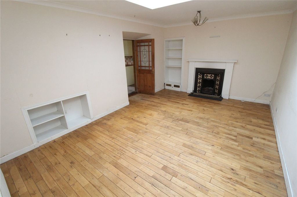 Property photo 2 of 13 Picture No. 08