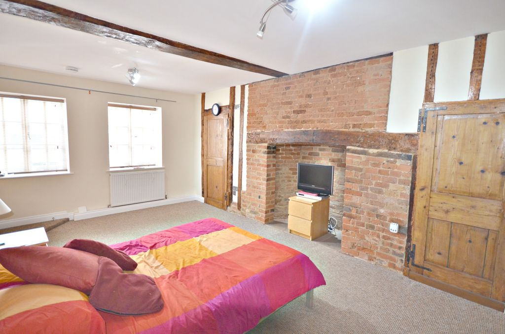 Property photo 3 of 11 Living3.Jpg