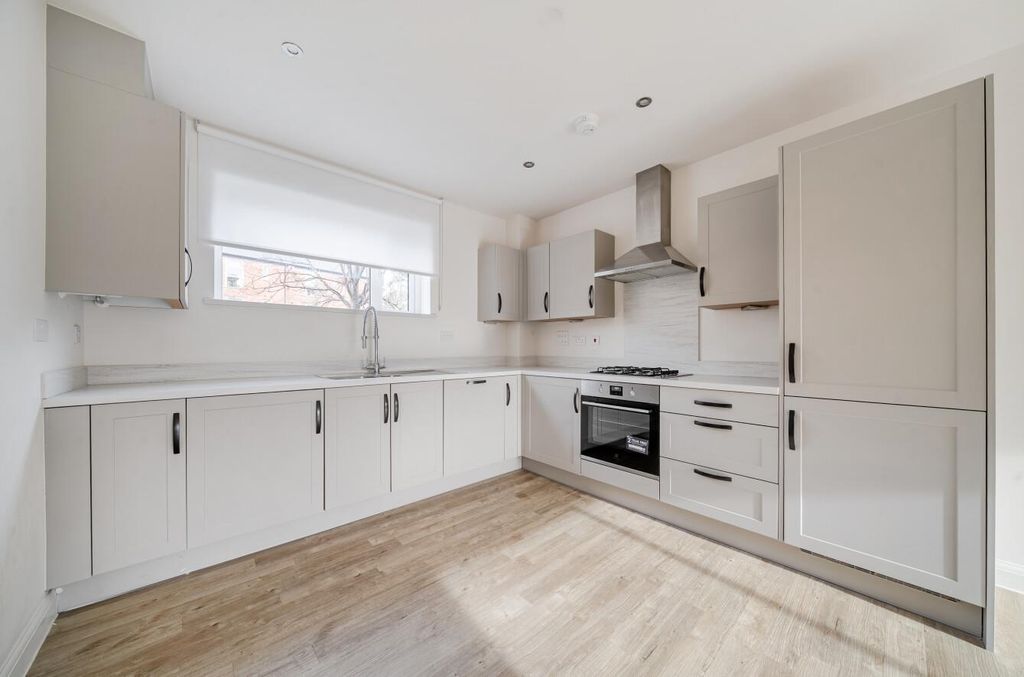 Property photo 3 of 10 1397544-15-699499Cfcc4dc.Jpg