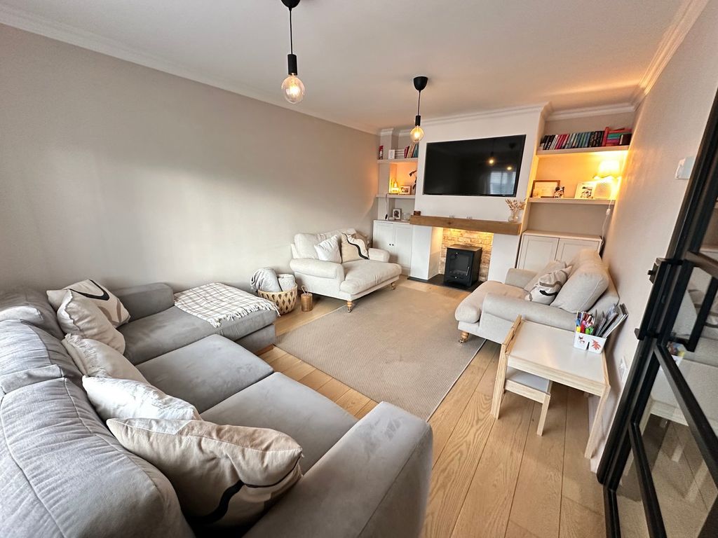 Property photo 3 of 17