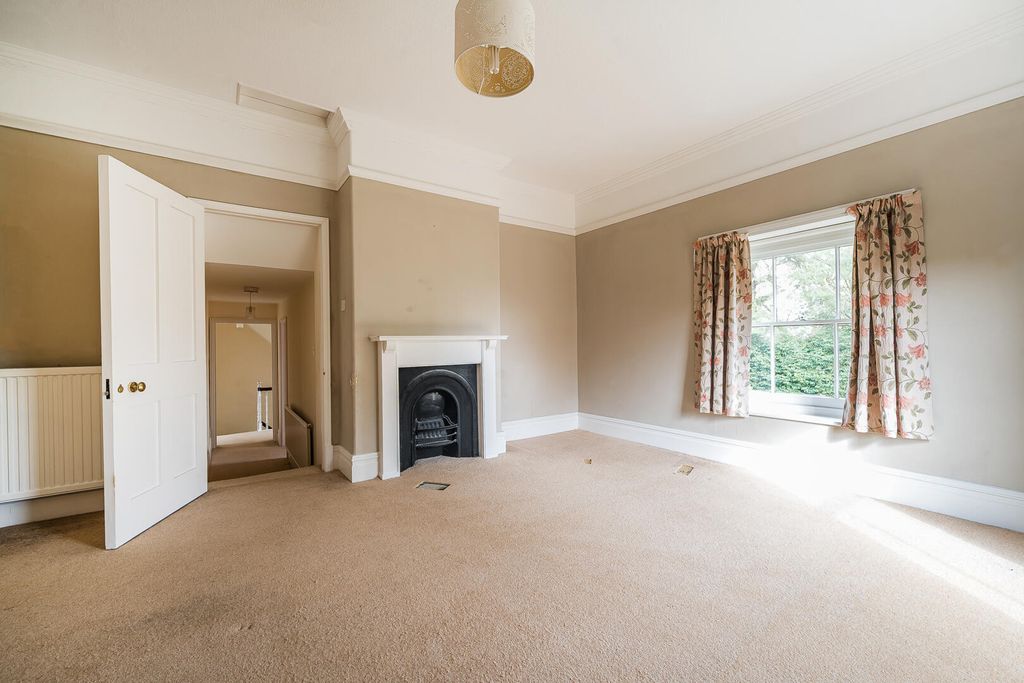 Property photo 3 of 34 Living Room