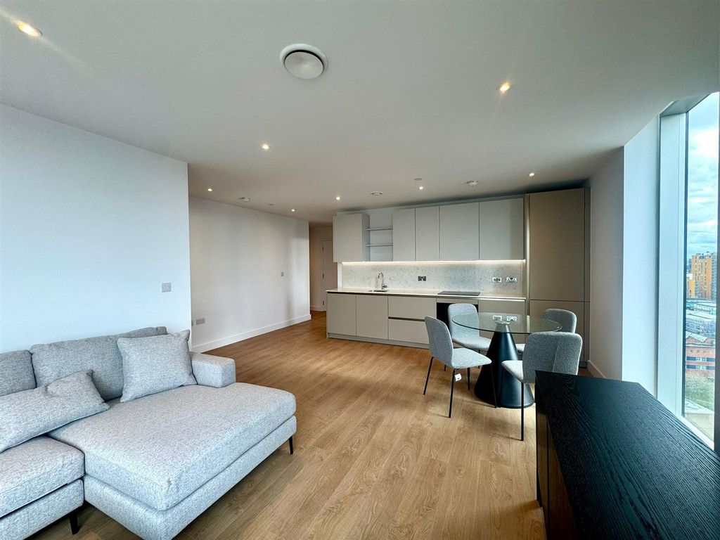 Property photo 1 of 25 Lounge Pic 9.Jpeg