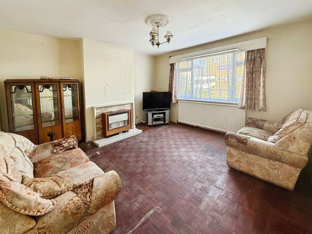 Property photo 3 of 33