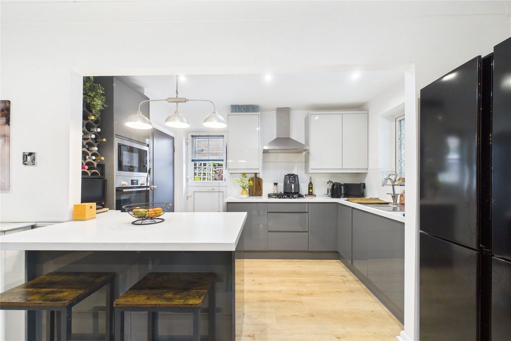 Property photo 3 of 14 Picture No. 10