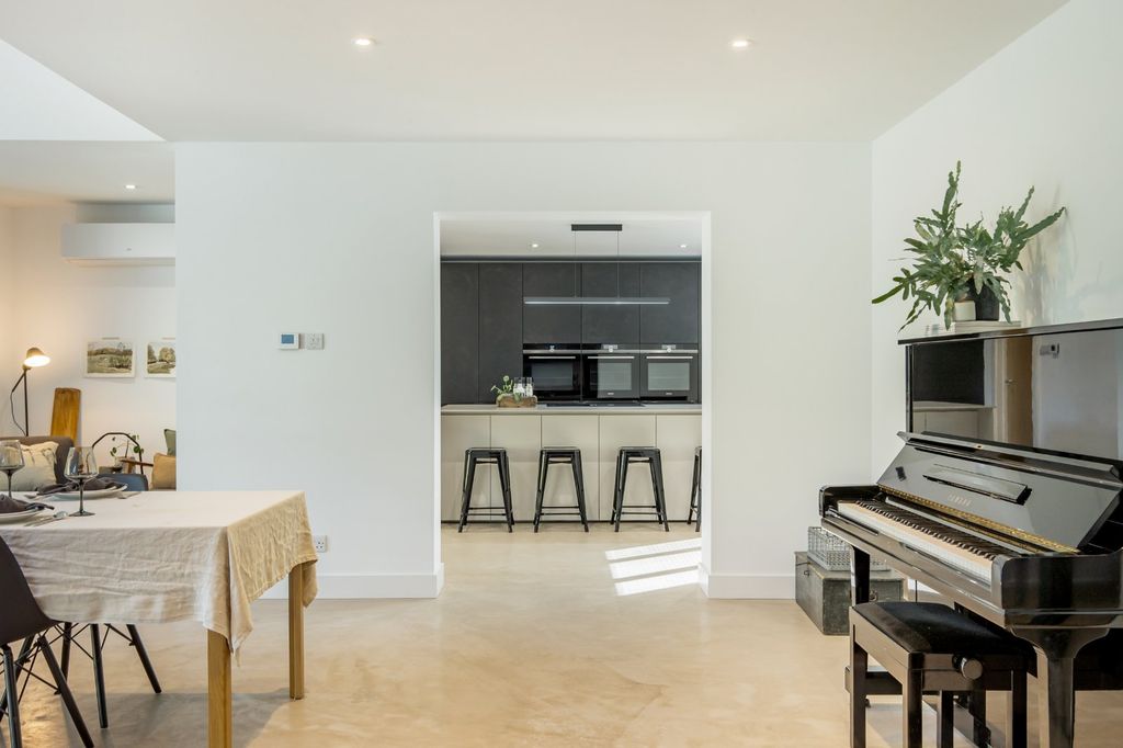 Property photo 3 of 19 Sitting Dining Room