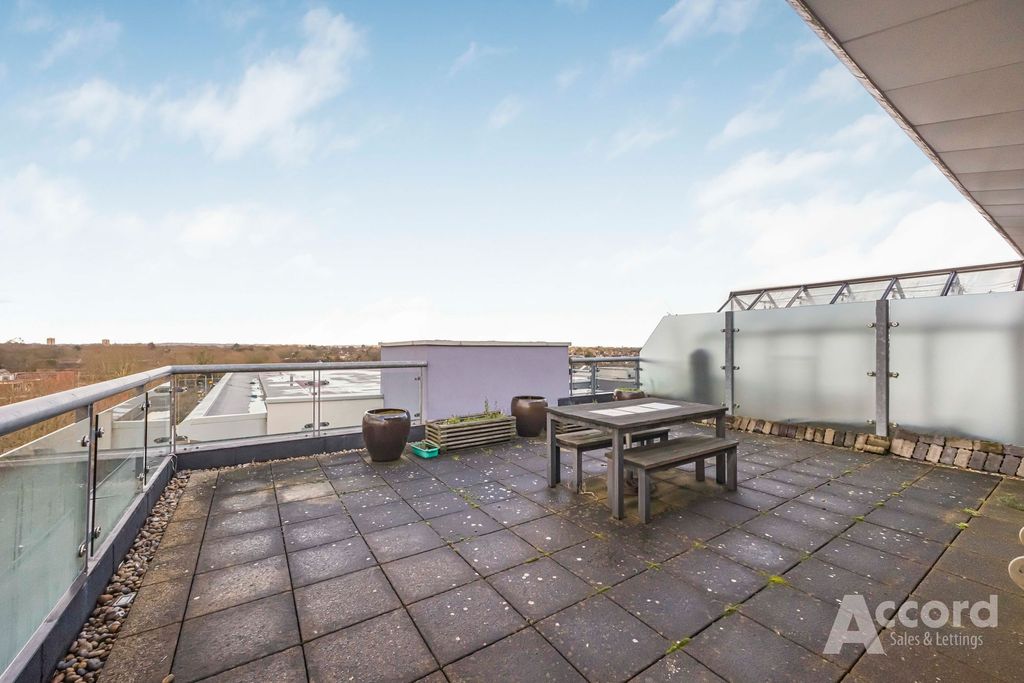 Property photo 3 of 20