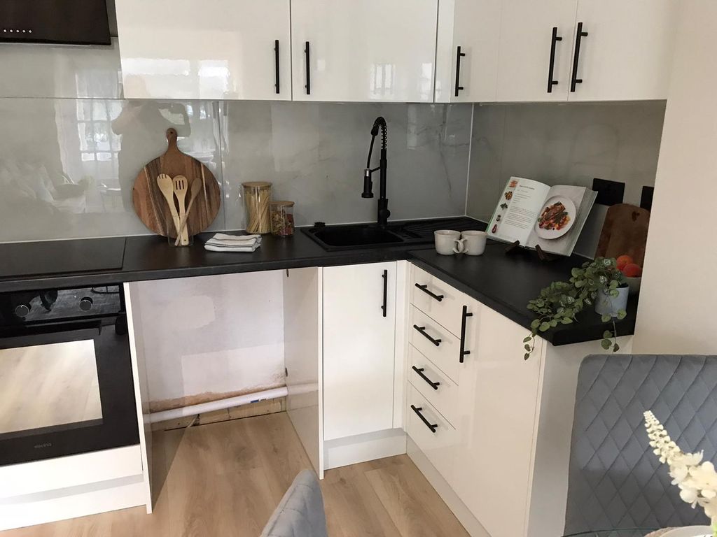 Property photo 2 of 9 Photo 7