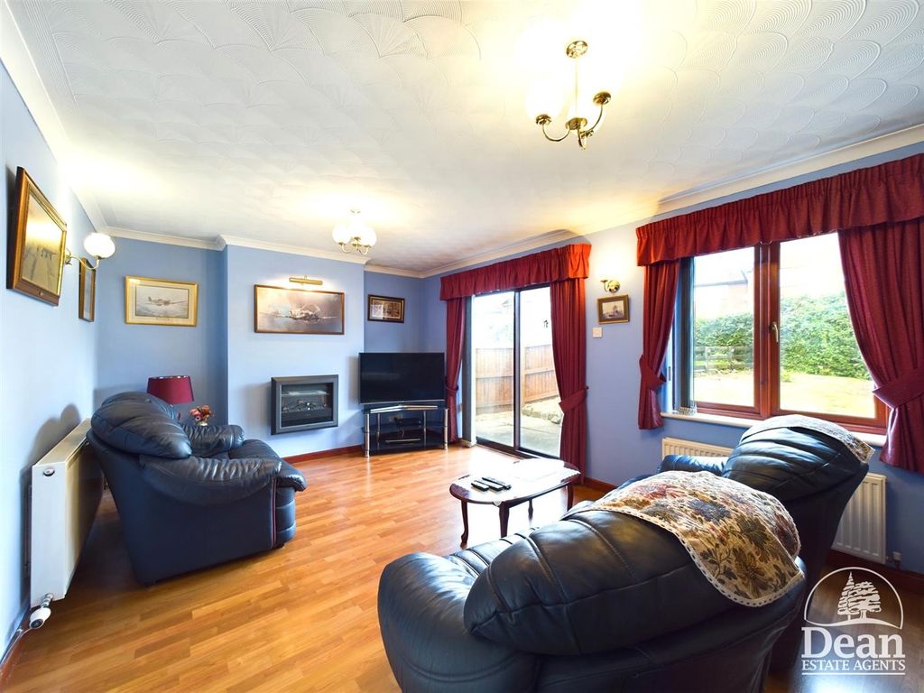 Property photo 2 of 13