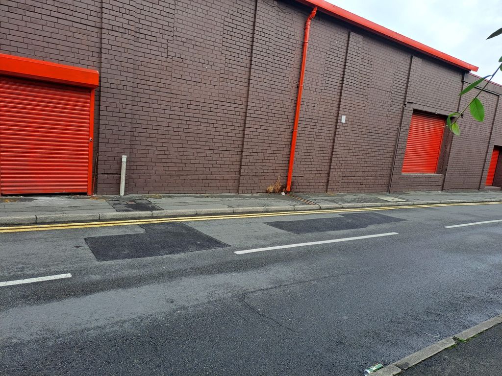 Property photo 2 of 6