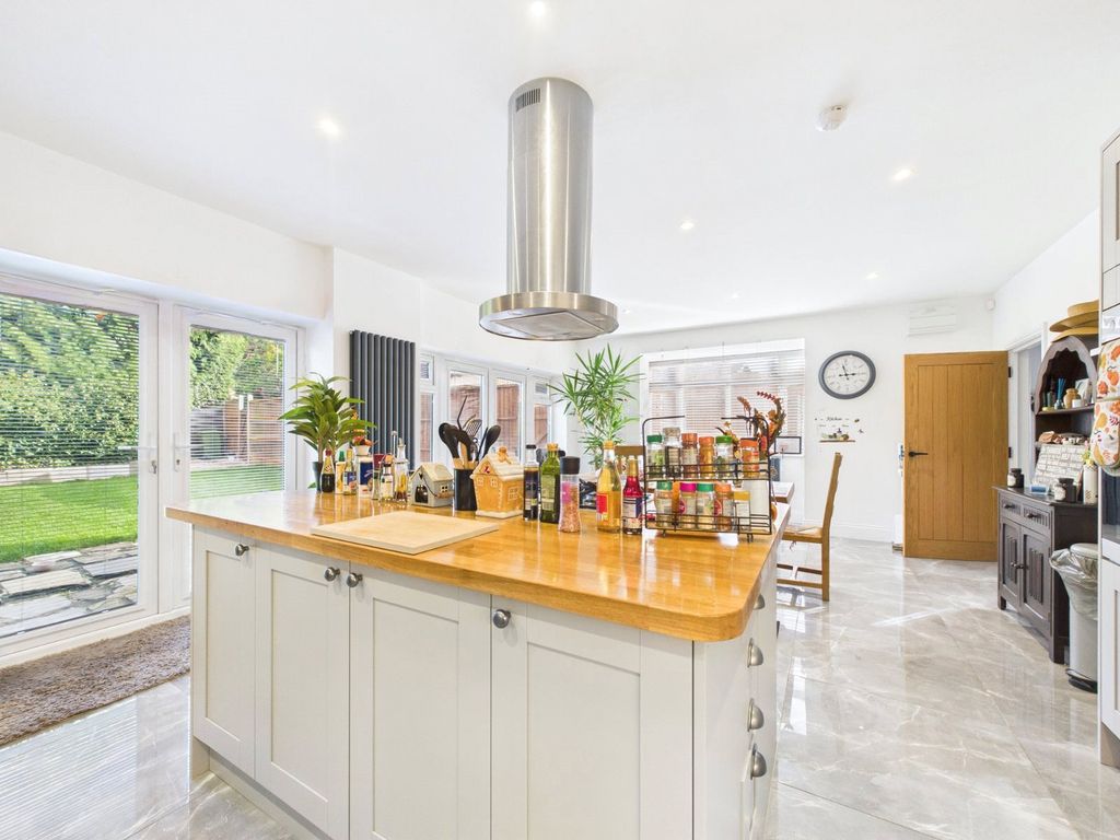 Property photo 3 of 21 Picture No. 33