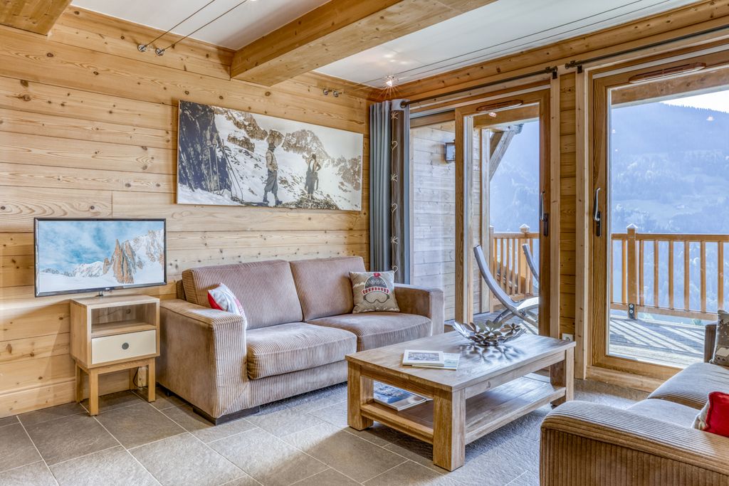 Property photo 1 of 12 Crest Voland Apartme