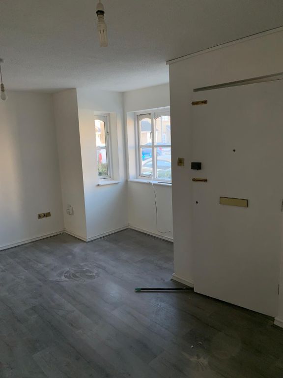 Property photo 3 of 4 Gallery