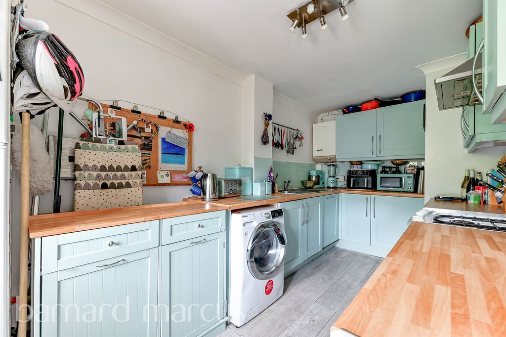 Property photo 3 of 12