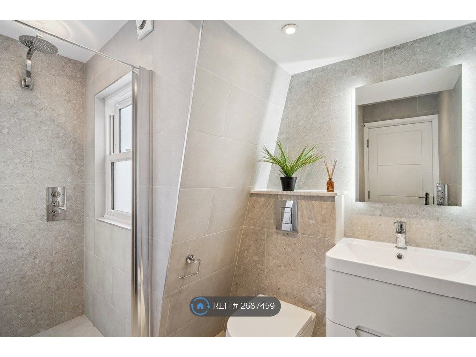 Property photo 3 of 8 Bathroom