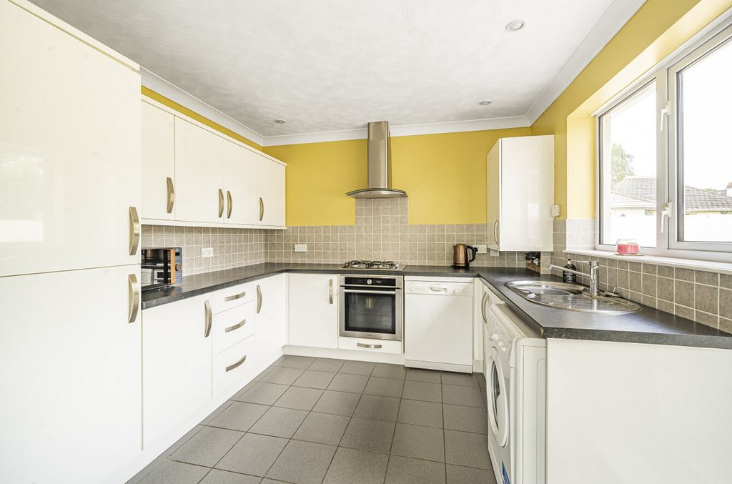Property photo 3 of 14